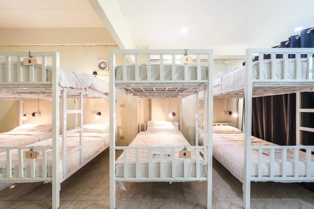 Beds Friends Phi Phi Hostel - Party Hostel Phi Phi Islands