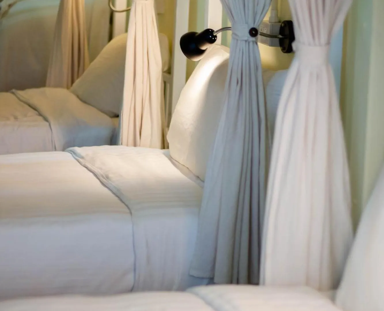 Beds Friends Phi Phi Hostel - Party Hostel 0*, Phi Phi Islands Thailandia
