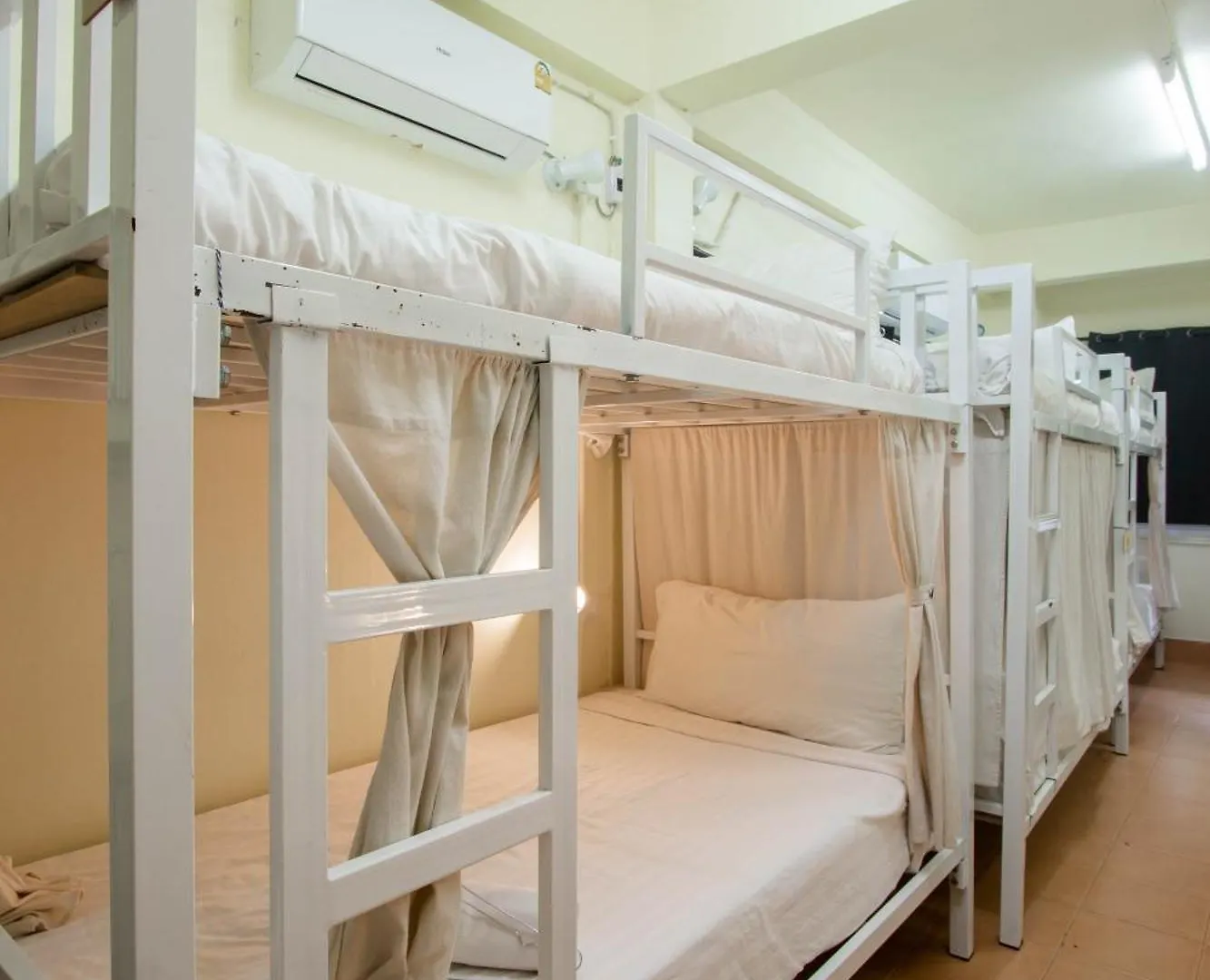 Beds Friends Phi Phi Hostel - Party Hostel 0*, Phi Phi Islands